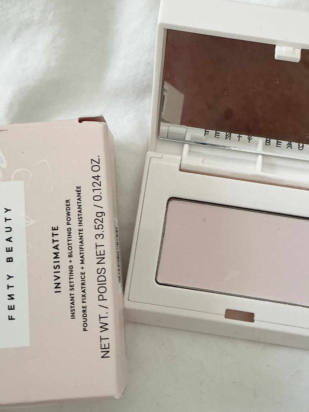 Fenty Beauty Invisimatte Blotting Powder - Pale Pink Compact